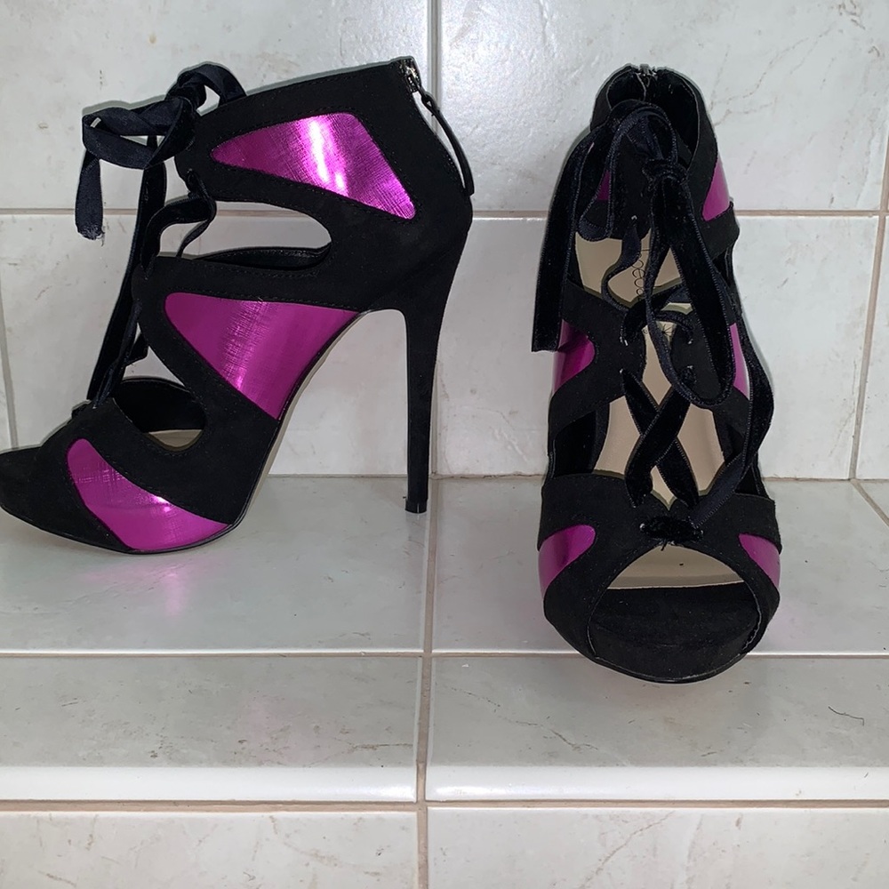 Shoe Dazzle size 7.5
